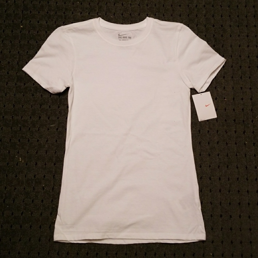 NWT Nike Core Short Sleeve Cotton Tee